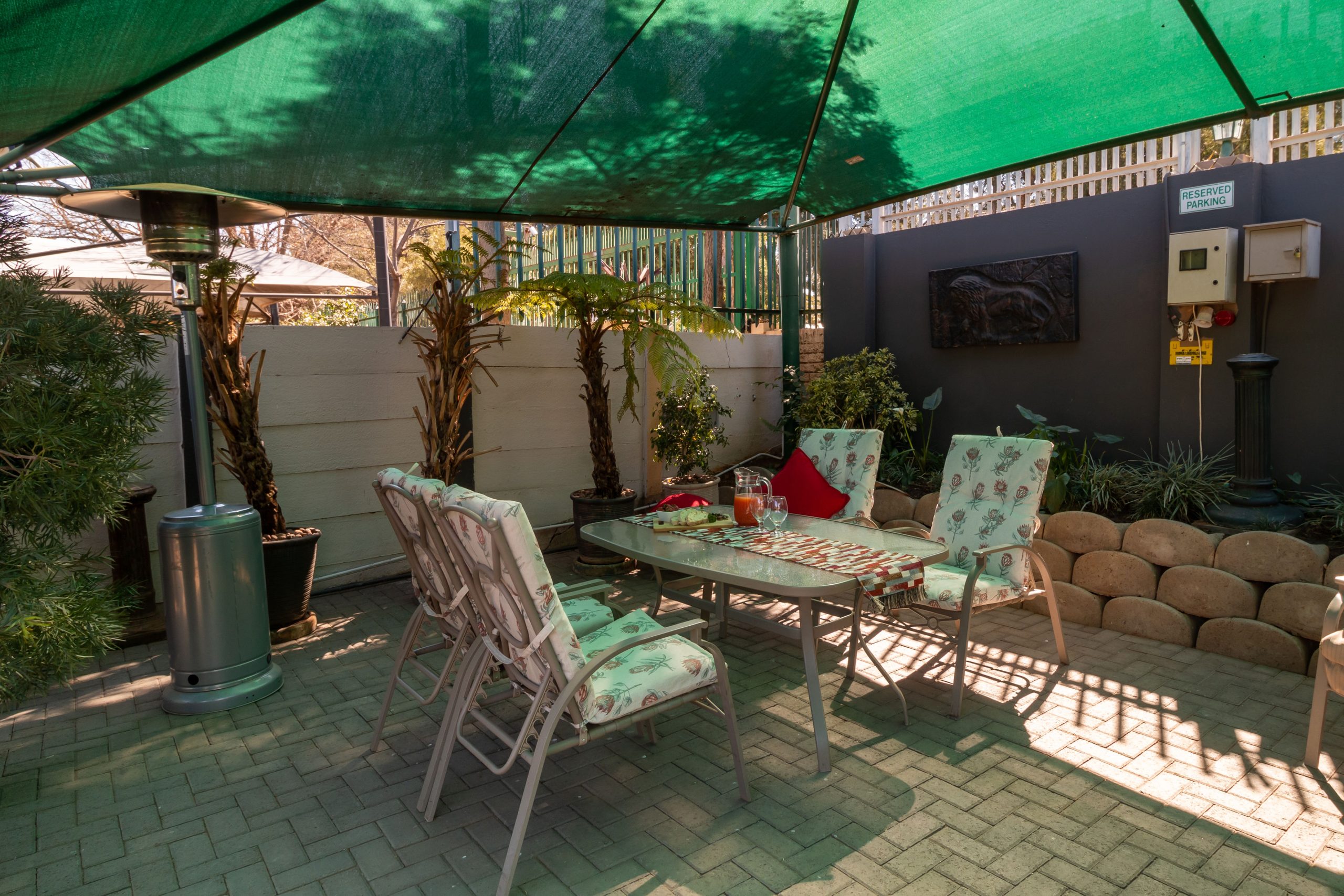 Lala Dene Lodge — interior